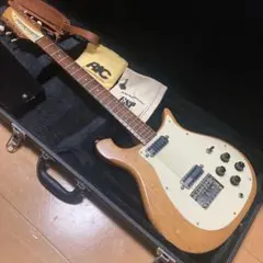 美品 モノグラム リッケンバッカー型ベース ダダリオ弦・ハードケース付 美品 モノグラム リッケンバッカー型ベース ダダリオ弦・ハード