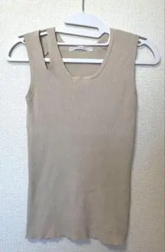 ✴︎美品✴︎KBF カットショルダーリブタンク　ベージュ