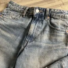 美品ジーユー　バレルバックジーンズ