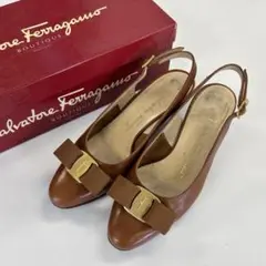 Salvatore Ferragamo　パンプス　ヴァラリボン　箱付き　3493