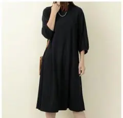 新品タグ付　栗原はるみ　ネイビー　強撚スムース脇プリーツ七部袖　ワンピース