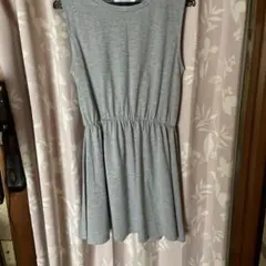 SPINNS グレー ノースリーブ ミニワンピース