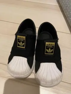 adidas スリッポン 黒/白