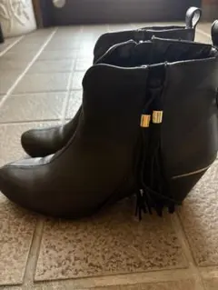 レザーショートブーツ