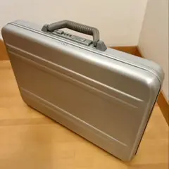 ゼロハリバートン ZERO HALLIBURTON アタッシュケース