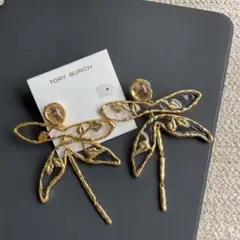 【TORY BURCH】オシャレ トンボ ピアス 大きめ クリア&ゴールド 1点