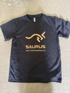 SAURUS Mサイズ 黒×金　ランニングTシャツ