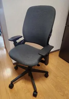 Steelcase Leap 24年購入新品同様品です