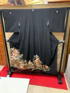 正絹 一越縮緬 黒地に金彩友禅御所車柄 黒留袖 袷 着物