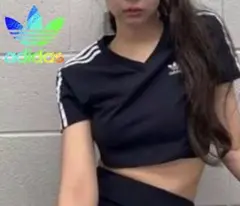 【人気モデル】adidas★クロップド丈tシャツ