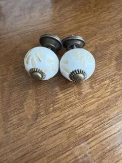 白色陶器製 つまみ 2個セット
