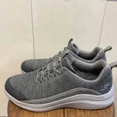 週末セール　SKECHERS グレー スニーカー　26.5