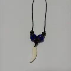 狼の牙ネックレス ブルー