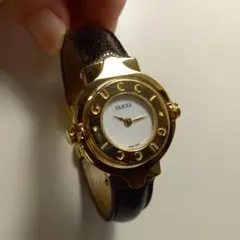 【美品】GUCCI リバーシブル ブラック×ゴールド腕時計