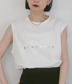 【2024SS/完売色】hunch 箔プリントロゴノースリーブTシャツ