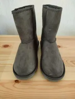新品 ブーツ サイズS グレー 軽量