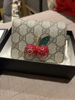 Gucci チェリー付き GGスプリームキャンバスウォレット
