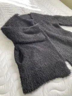ベルスリーブ　フワフワ素材 黒 オープンカーディガン