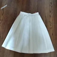 ホワイト プリーツスカート ひざ丈