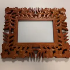 美品　ハワイアン風木製葉彫刻写真立て 約15cm x 10cm