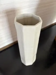 八角形ホワイト陶器花瓶 中型