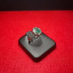 【ヴィンテージ】ストーンリング エメラルド風 天然石 used r2