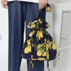 ❣️セール中❣️シューラルー　レモン柄ネイビー巾着トートバッグ　レディース　浴衣