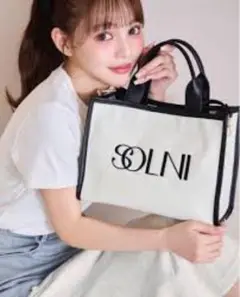 SOLNI トートバッグ ホワイト/ブラック　即日発送