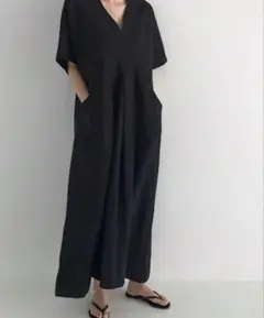 新品Vネック ロングワンピース 麻綿　黒