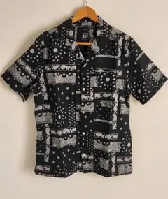 GAPペイズリー柄コットンリネンシャツ黒ブラックバンダナ柄オープンカラーボックス