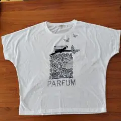 Acuta 蝶と香水ボトルのTシャツ