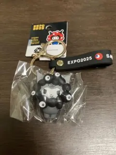 大阪・関西万博　サンリオ黒ミャクミャクなりきりキーホルダー　クロミ