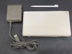 F5H006◆動確済み◆ ニンテンドー DS Lite 本体 クリスタルホワイト
