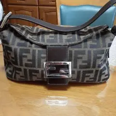 【極美品】希少! FENDI マンマバケット ワンショルダーバッグ ズッカ