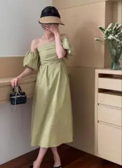 【美品】若草色ワンピース　パフスリーブ　オフショルダー　チューブトップ
