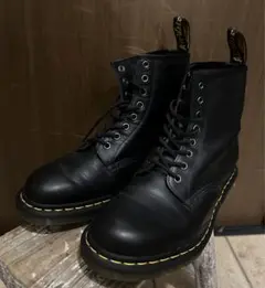 Dr. Martens ブラックレザーブーツ