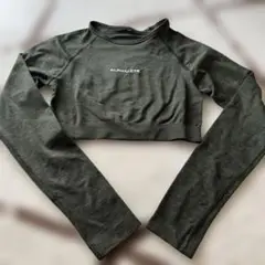 ALPHALETE クロップド長袖トップス XS オリーブグリーン