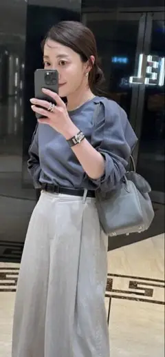 最終価格‼️YONFA ヨンファ フラッシースリットスリーブティー (beige) YONFA / フラッシースリットスリーブティー (beige)