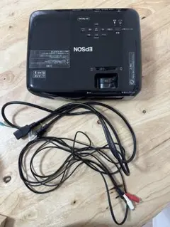 エプソンプロジェクターＥH-TW530 明るい100インチを手軽に実現＞エプソン新プロジェクター「EH