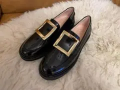 試着のみ Roger Vivier バックル パテントレザー ローファー38