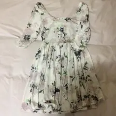 花柄ワンピース