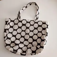 ハンドメイド　マチ付きトートバッグ　ブラックドット