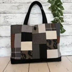 ハンドメイド　トートバッグ　No.901 手作り　パッチワーク風　はぎ合わせ