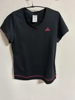 アディダス　　レディース半袖Vネックティシャツ