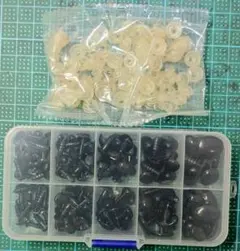 さし目　楕円　黒色