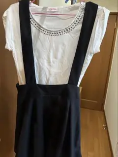 CHU XXX ビジュー付き白トップスと黒サロペット　ティーン服　フリーサイズ