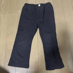 黒ズボン