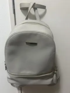 ライトグレー 合成皮革 バックパック