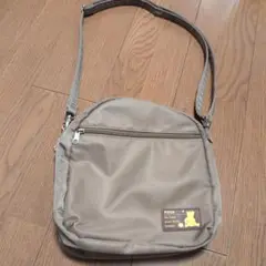 POOH ベージュ ショルダーバッグ