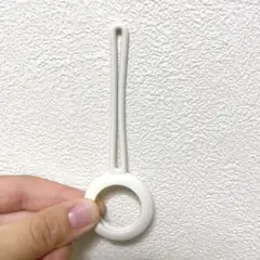 Airtags シリコン 用ケース 白 キズ防止 軽量 小型ストラップ付き